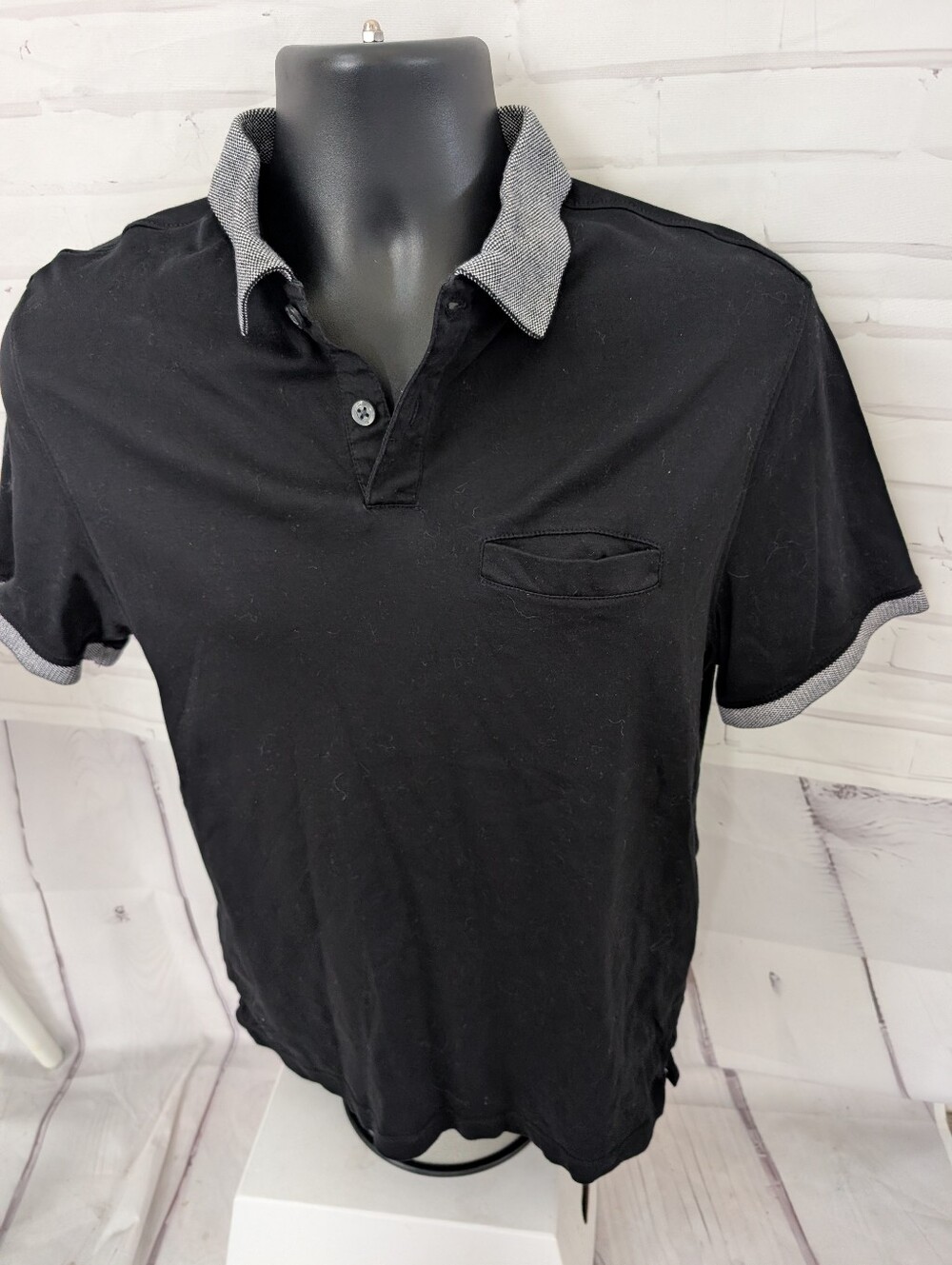Banana Republic Men's Black Polo Shirt with Contrast Gray Trim